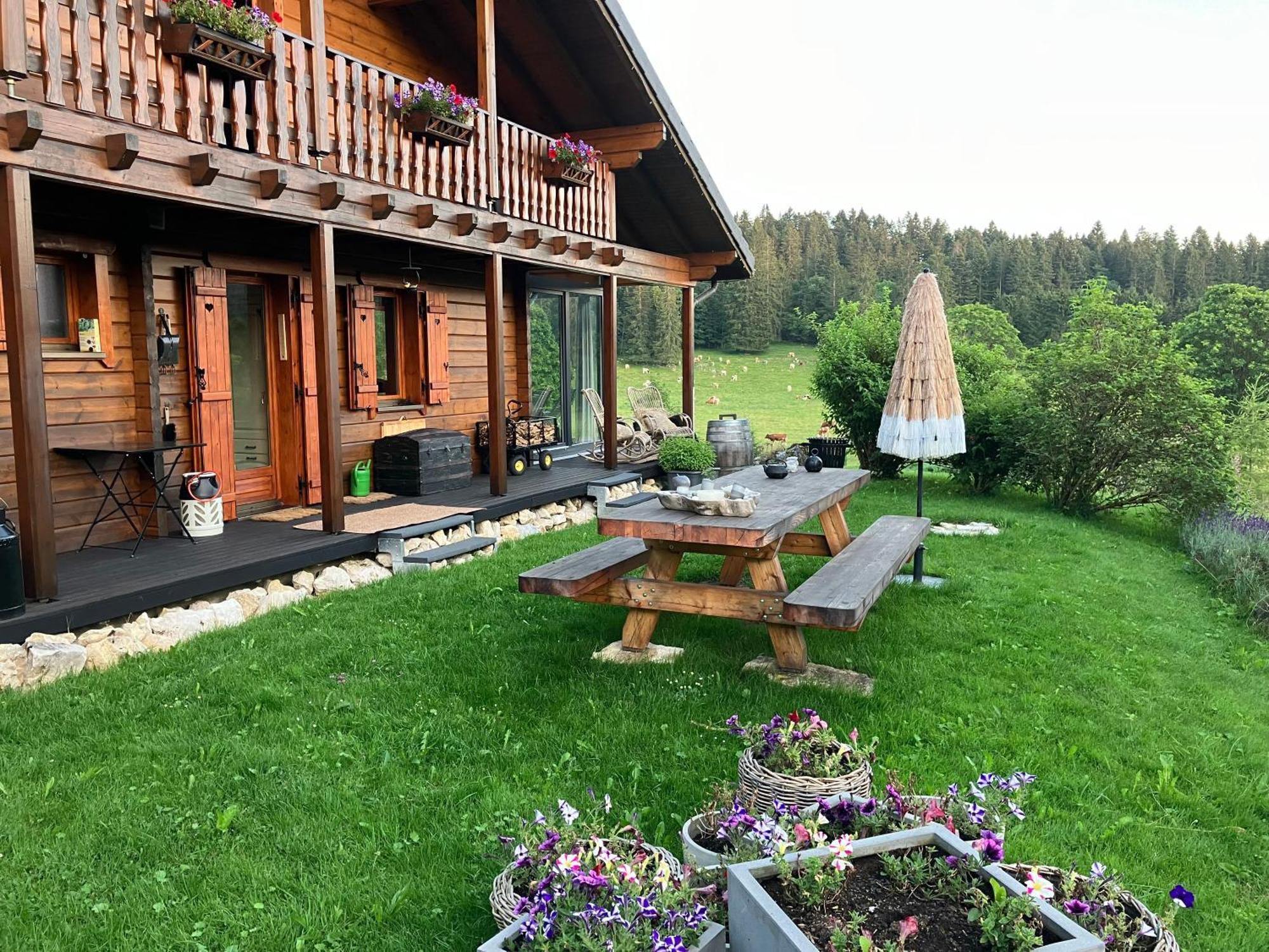 Les Savagnieres - Chambre Chez L Habitant Saint-Imier Exteriér fotografie